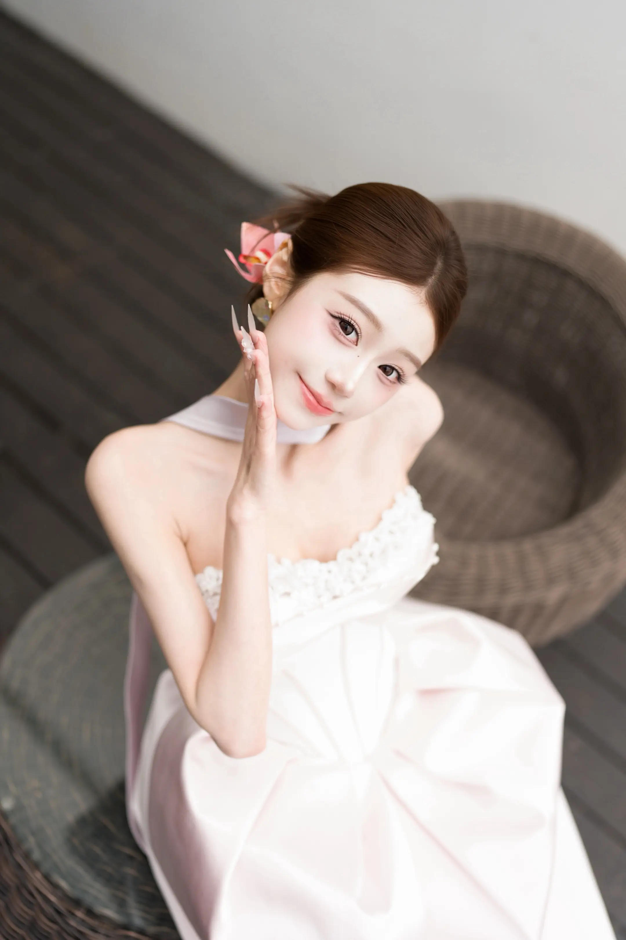 一滴泪的重量 取决于它落在谁的心上。