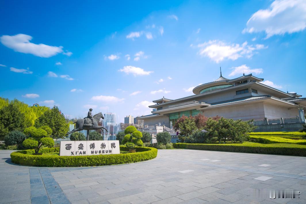 为应对暑期客流及高温天气，西安博物院将于8月7日至8月31日期间实行夜间开放，具