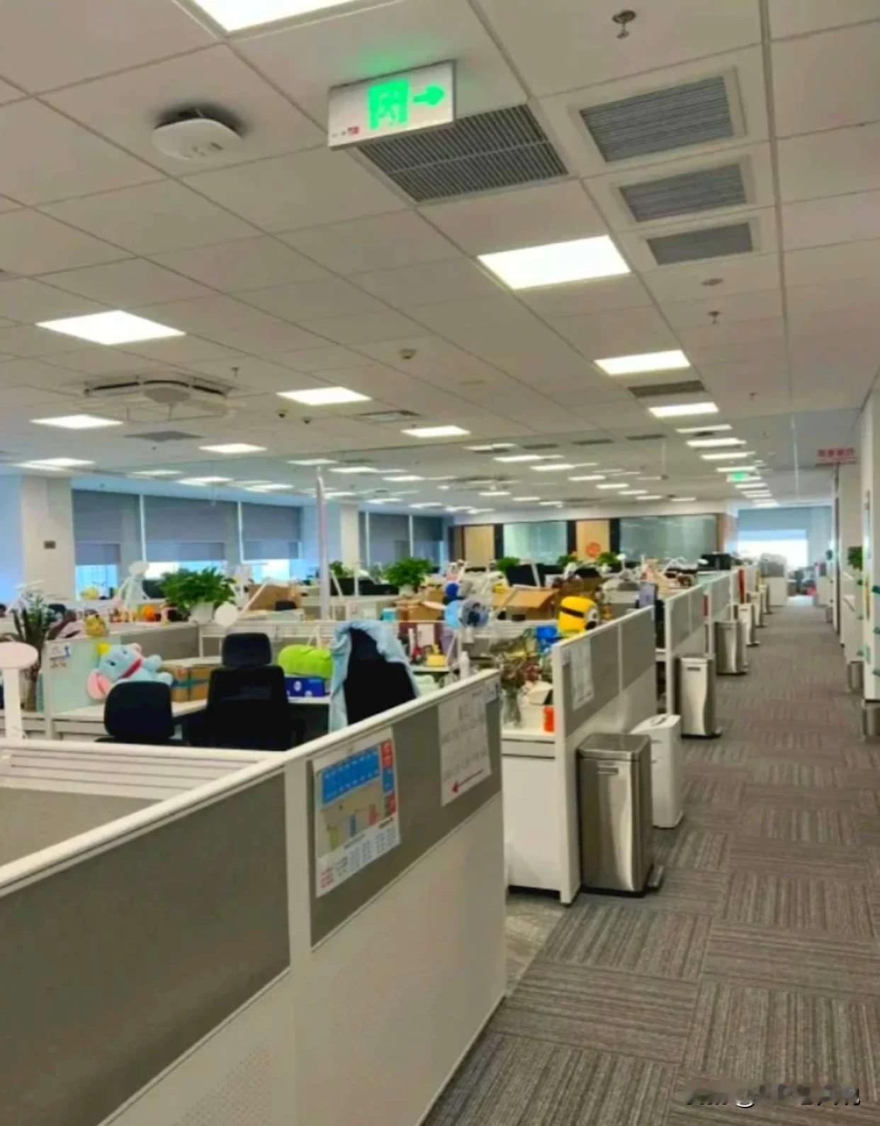 公司面试通过一个后端工程师，面试时谈好工资定在23k，可当对方提供15k的工资流