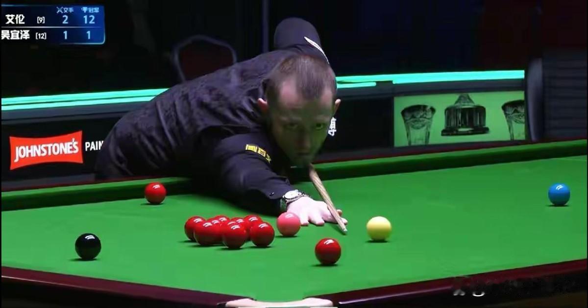 吴宜泽超分后，艾伦挣扎几杆未果，吴宜泽1-0领先。
第二局追到47比51。
最后