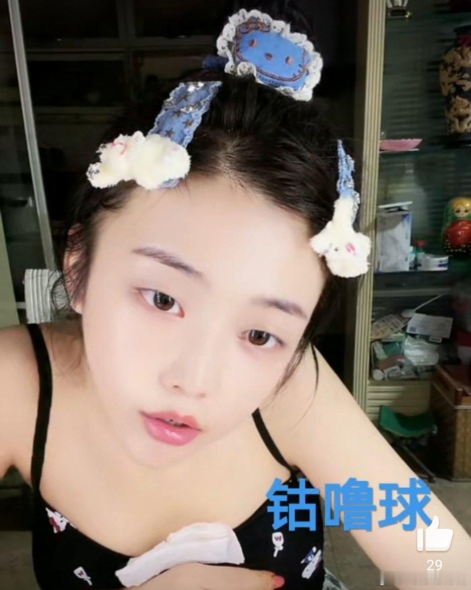 司晓迪说内娱没有她喜欢的小鲜肉了这长相水了那么多，惊不惊喜，意不意外？那些爆出来