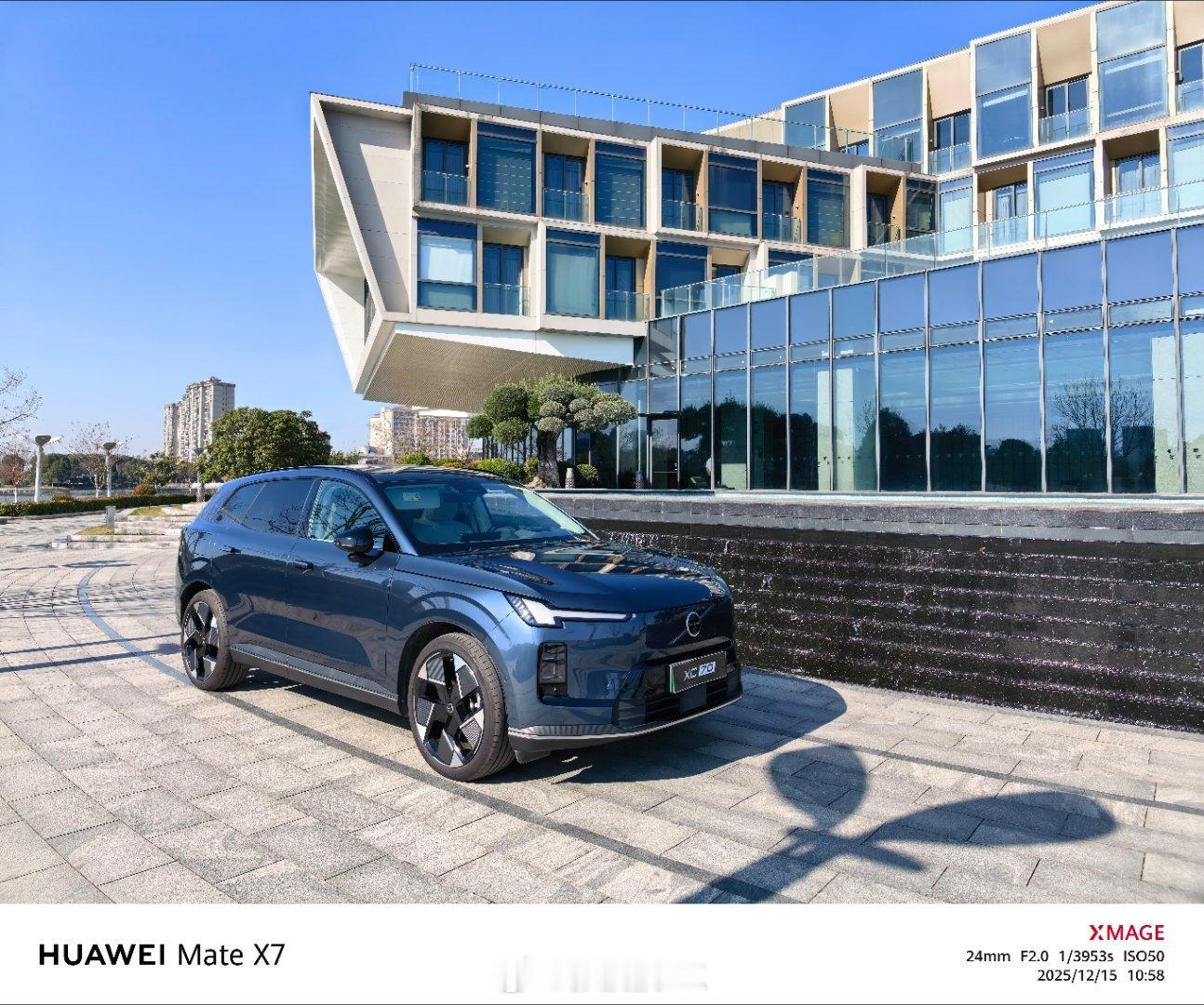 自由试驾也不知道去哪，就打卡了奉贤区的三个大学。 有没有关注沃尔沃XC70 的？