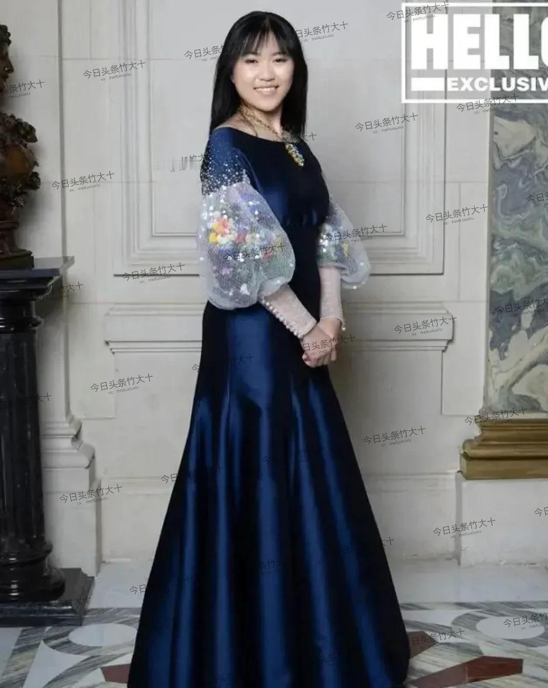 最近，张艺谋女儿在巴黎名媛舞会上的亮相引发了不少讨论。有人觉得她靠的是老爸的名气