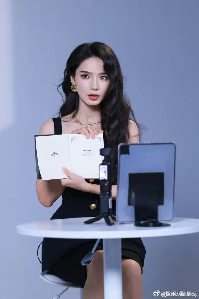 代斯出发浪姐7谁懂啊！代斯喝咖啡都这么有仪式感，坐等初舞台炸场代斯出发浪姐无惧前