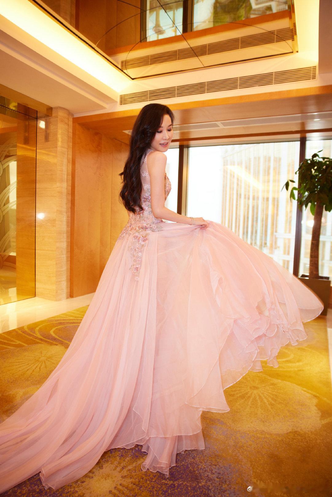 萧蔷 最好的老师就是南墙 萧蔷姐姐的分享总是有种让人慢下来的力量～不回避曾经撞过