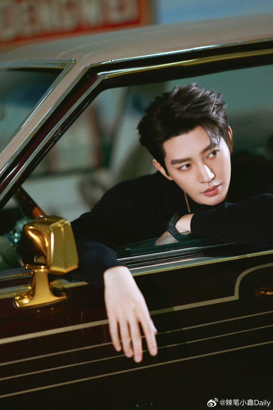 邓为今天还有一场直播，小年夜又可以看到帅帅的为子！