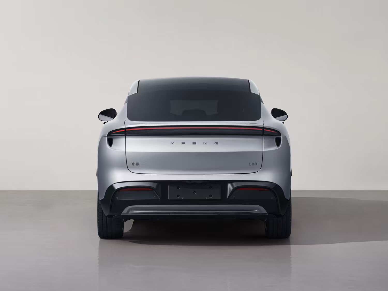 小鹏 Mona L03 SUV 来了。我觉得很有运动感。 