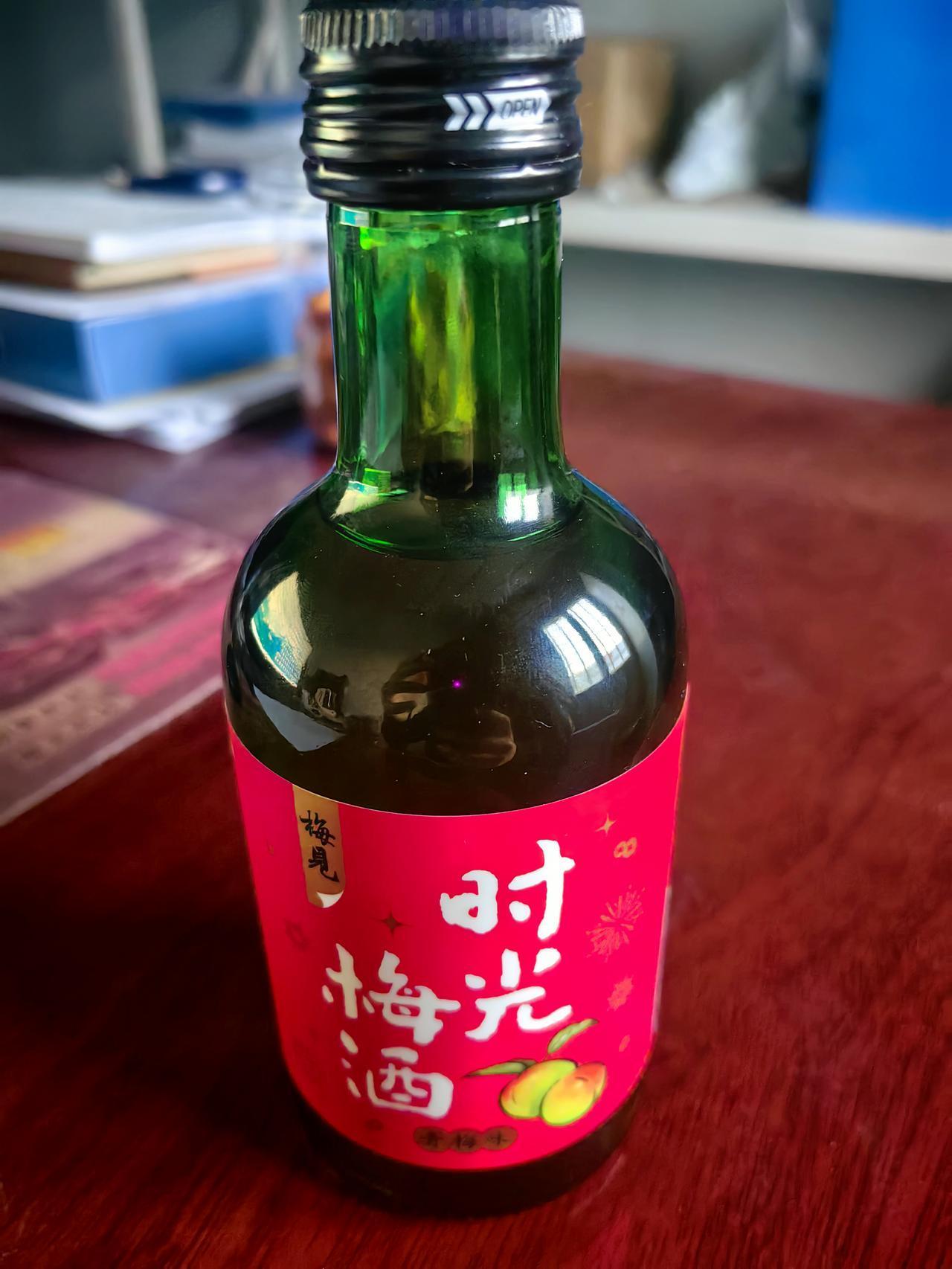 晚上住项目，自己喝个小酒，挺舒坦。