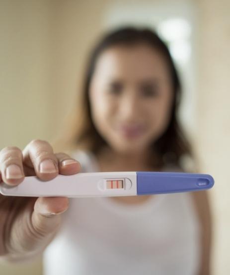 陕西西安，一24岁女子入职某公司，工资15000，可上班不到1年就结婚怀孕，她被