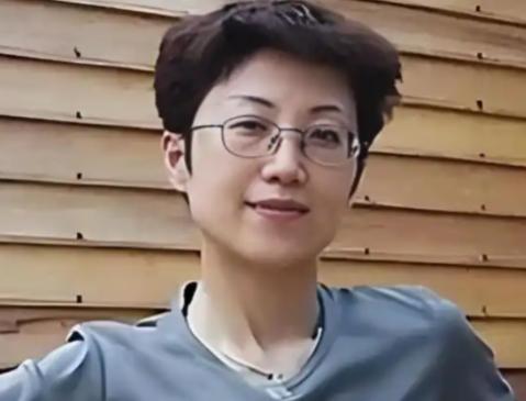 高瞻，一位超级学霸，普林斯顿大学博士，美利坚大学博士后，单却因为渴望赚快钱铤而走