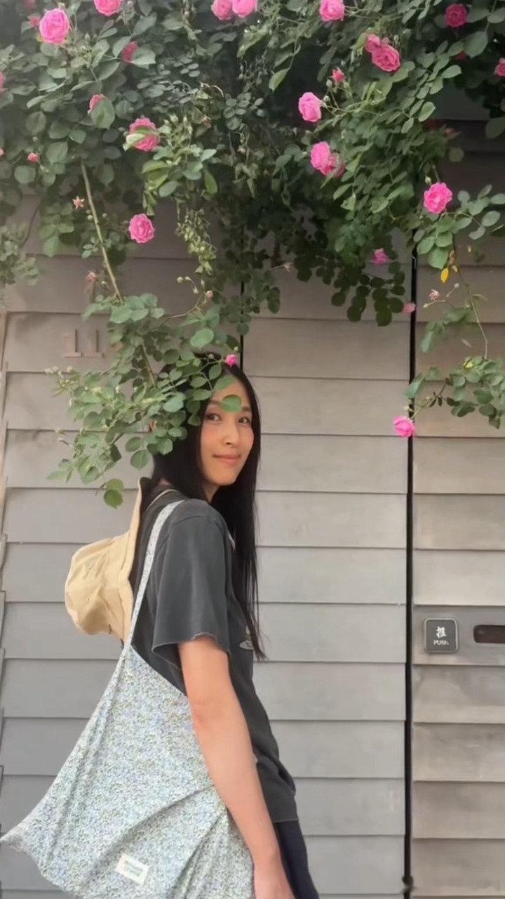 宛瑜饰演者赵霁近况 时隔将近一年，赵霁终于又更新了动态。看着新照片，突然觉得时间
