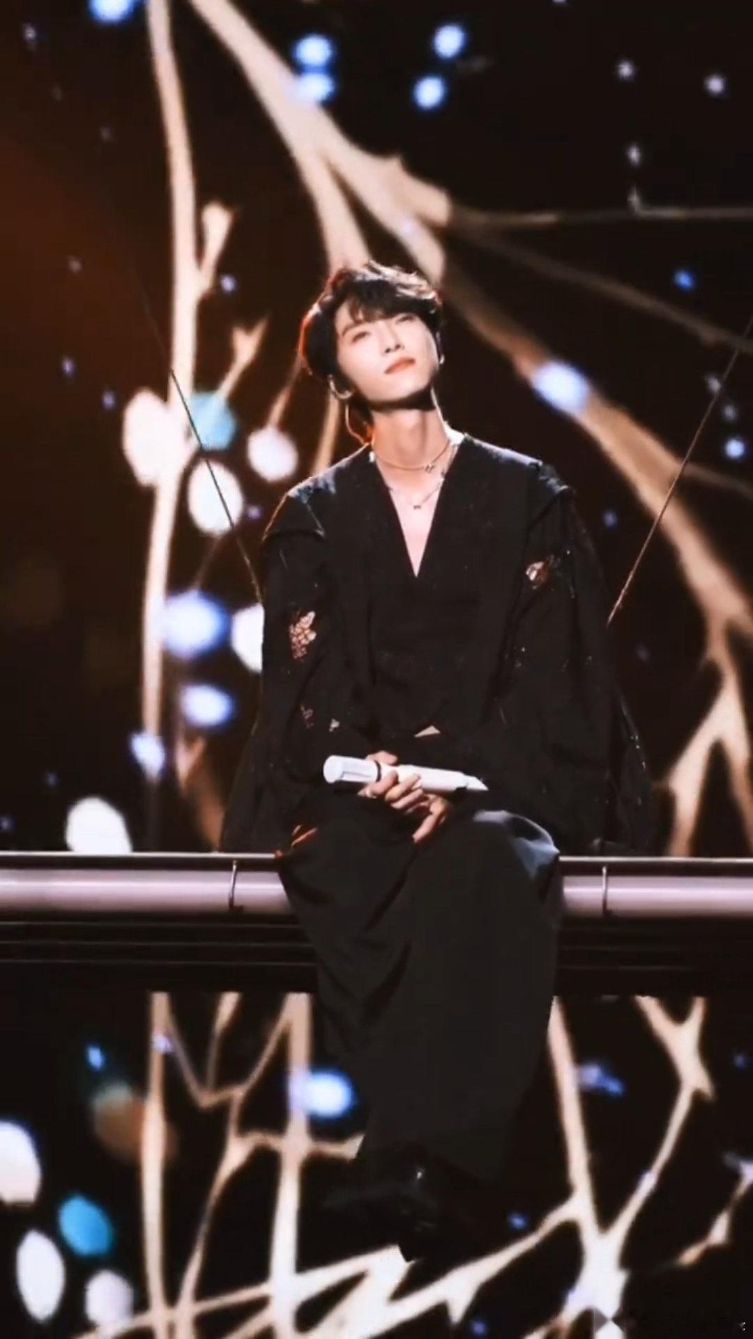 赵磊全开麦无垫音舞台无垫音还能这么顶也是没谁了，声压自带穿透buff，唱到高潮那