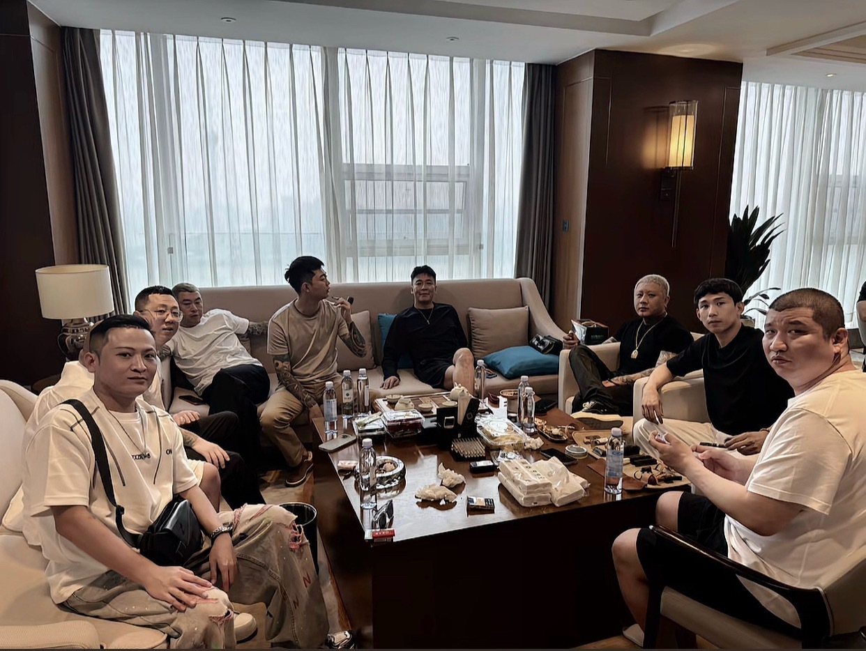 二驴、方丈、巴扎黑、天佑、王小源、刘一手、阿厦、二子爷齐聚！ 