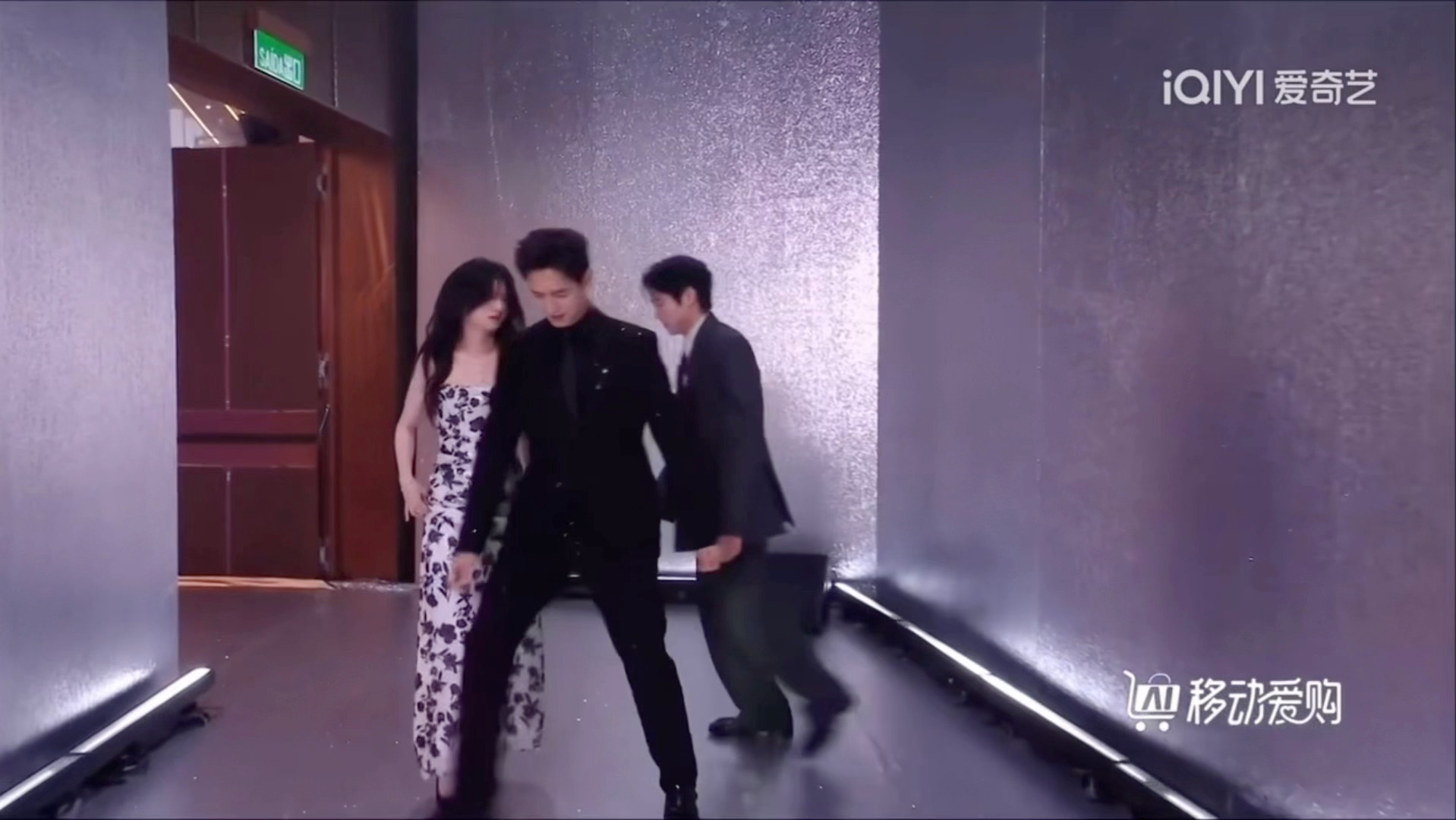 李现魏大勋春夏让C名场面，在红毯上从未见过如此灵活的走位