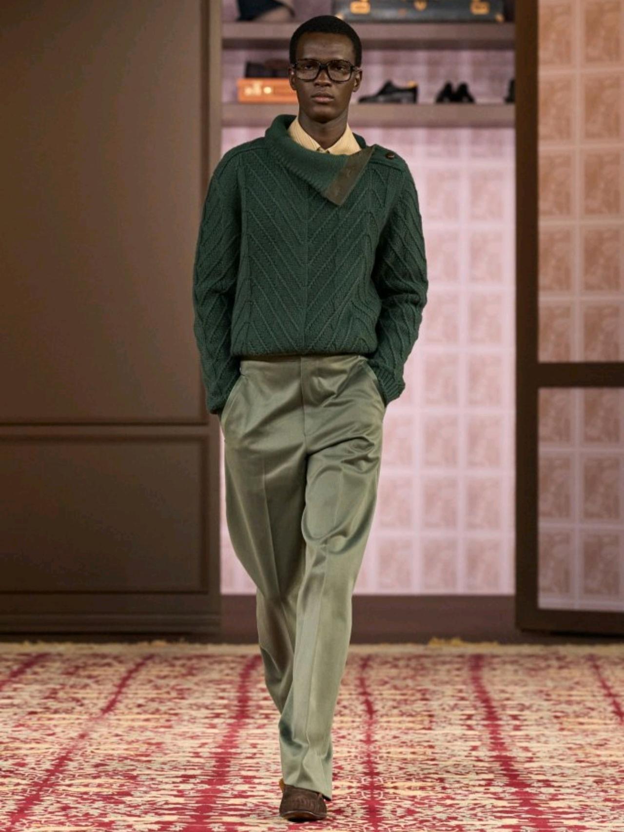 Zegna 2026秋冬男装系列打破了传统男装的严肃束缚，呈现出松弛而流畅的廓形