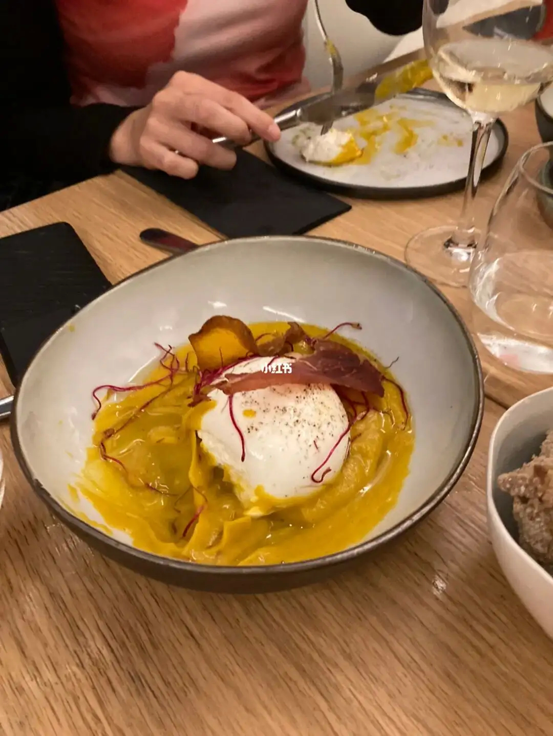 刚才有人跟我说“白人饭”，我都不知道这是什么，专门去查一下，原来是欧洲风格的饮食