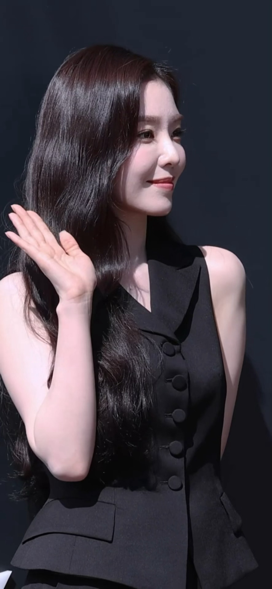 卧槽妈妈美成啥了…一身黑的商务裴代理女士我不想努力了🤤🤲裴珠泫allblac