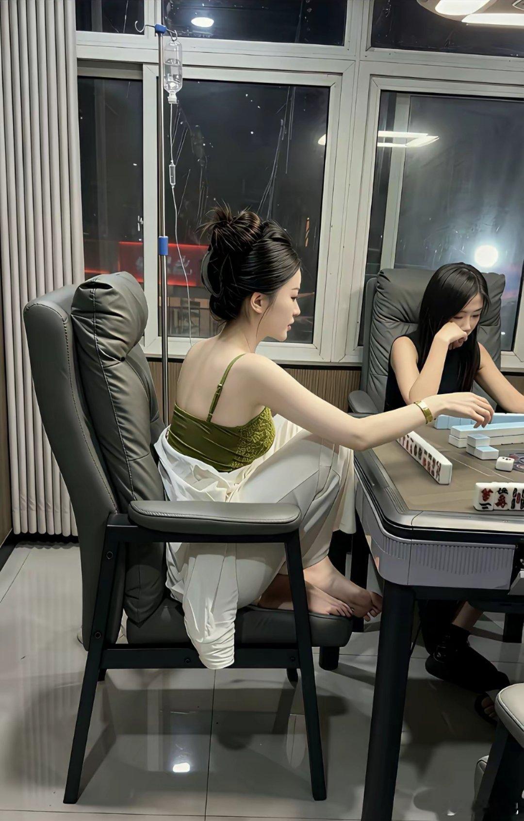 输液和麻将两不误 