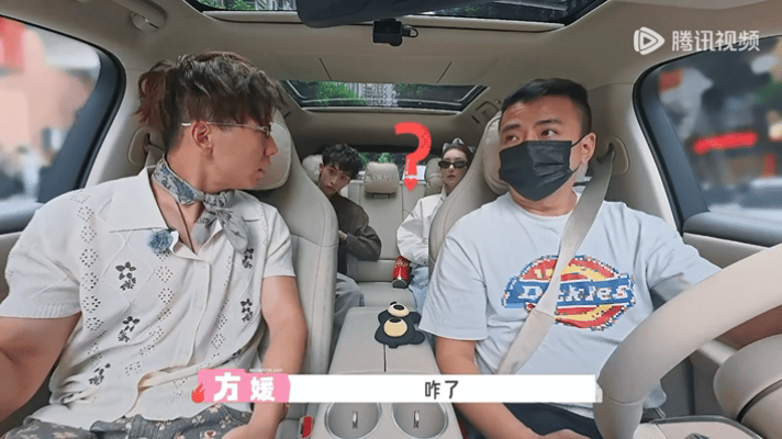 方媛桃花坞偶遇郭富城方媛偶遇郭富城人形立牌的反应阿如那和恩利见到郭富城立牌兴奋不