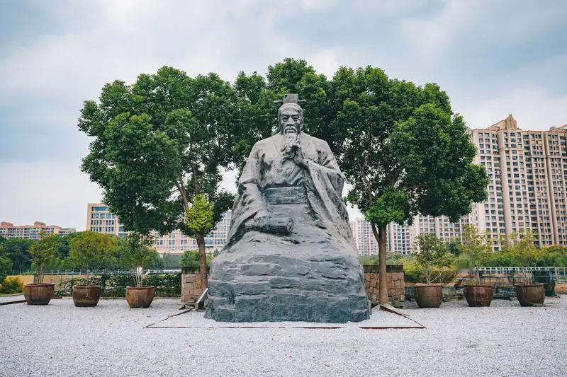 兵圣孙武：一部兵法，震撼千古的智慧密码！你知道吗？他用一句话改变了战场，也影响了