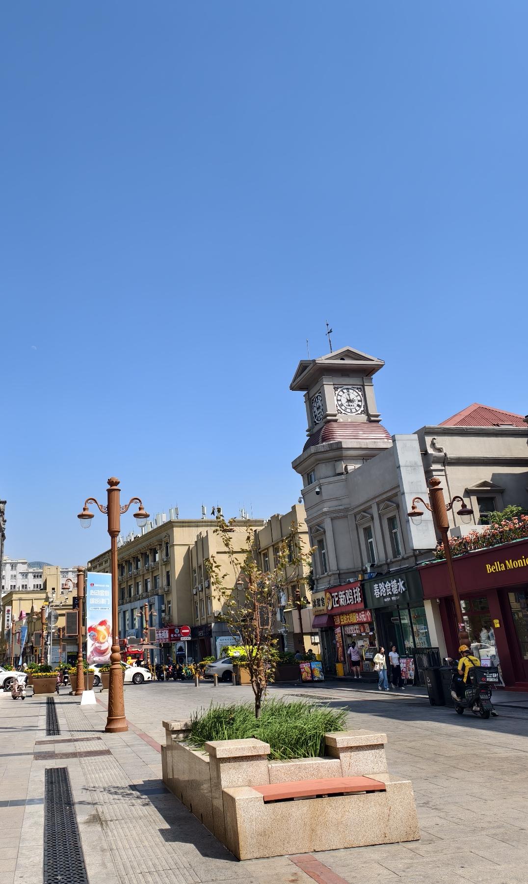 炎热的天气下，和平路逛街的市民少之又少，随手拍与条友共享！