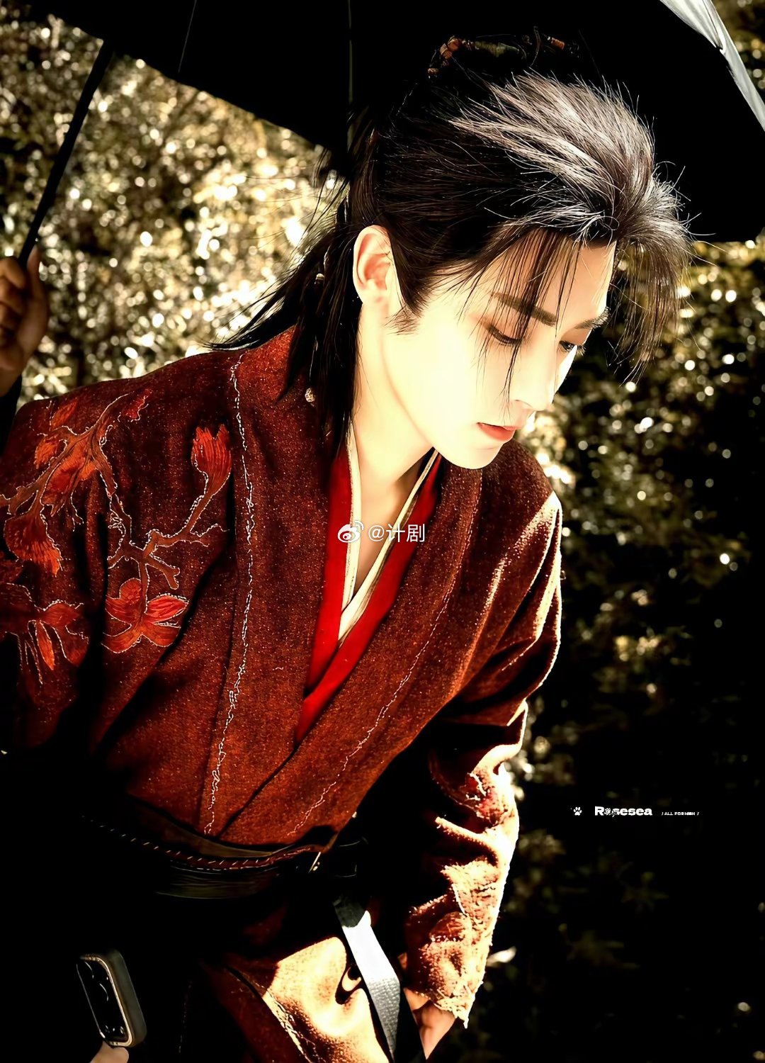 当整个行业都在喊寒冬，酷却给了一个95生特权级待遇。侯明昊。连续三部一番男主，《