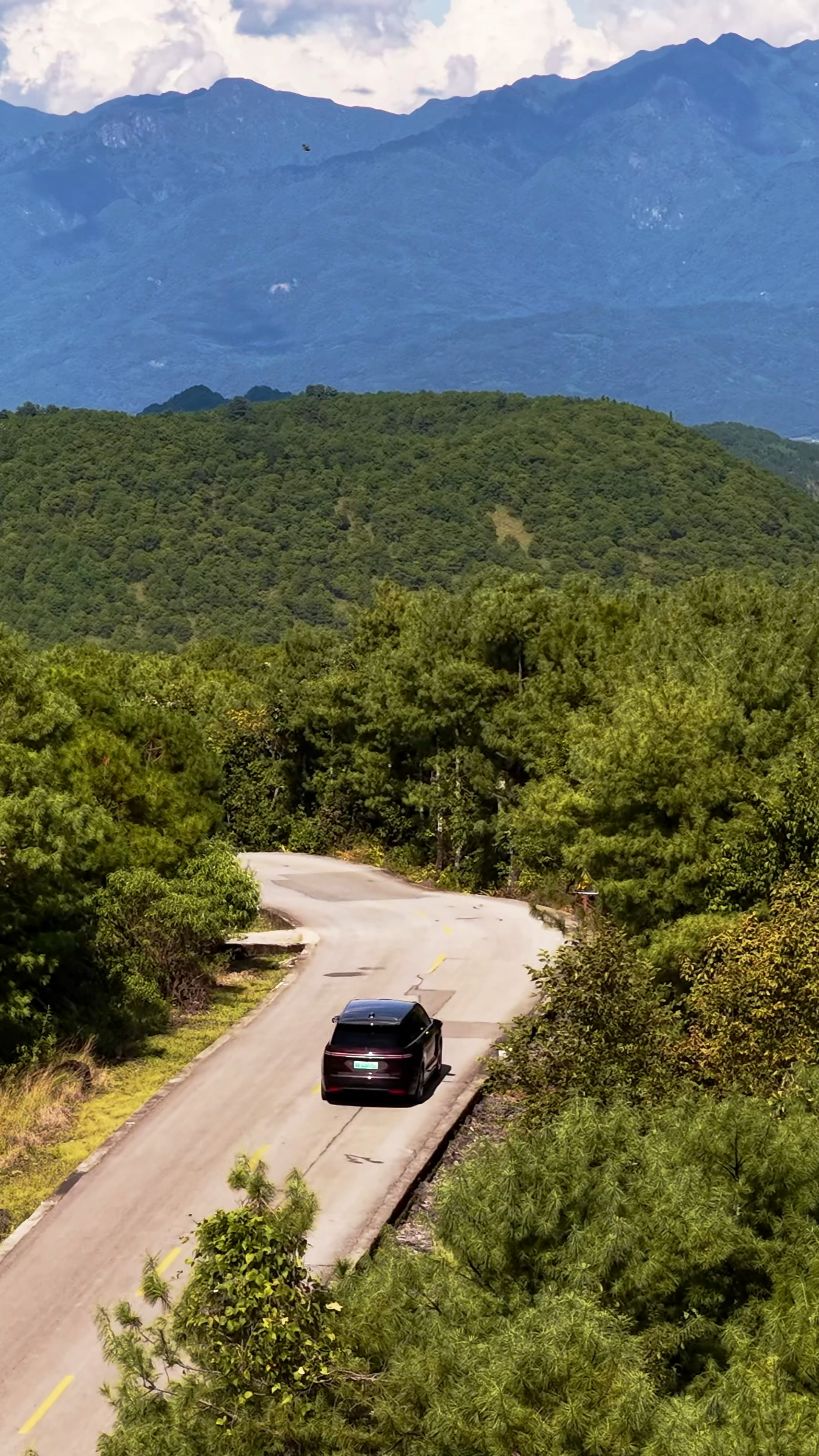 入山，追风蔚来es9  ​​​