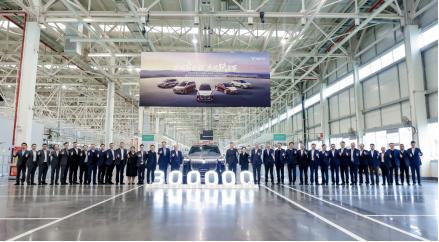 岚图速度，东风实力这次被曝光了！
今年4月，岚图汽车第20万辆整车下线，时隔半年