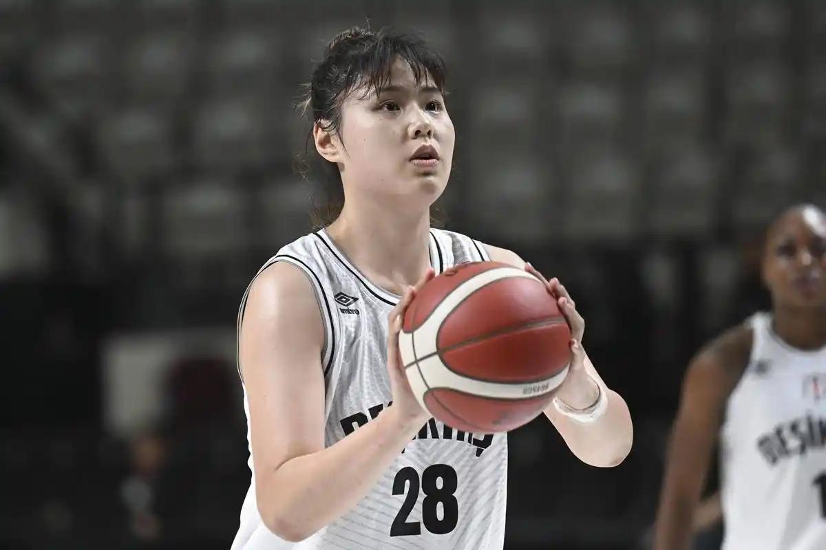 李月汝护照滞留美国我能够理解，也明白补办赶不上时间的难处，但有件事实在让人无法认