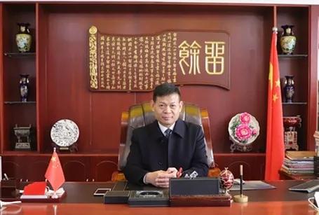 《人民电缆集团董事长：曹明举》      曹明举，1966年生，巩义市...
