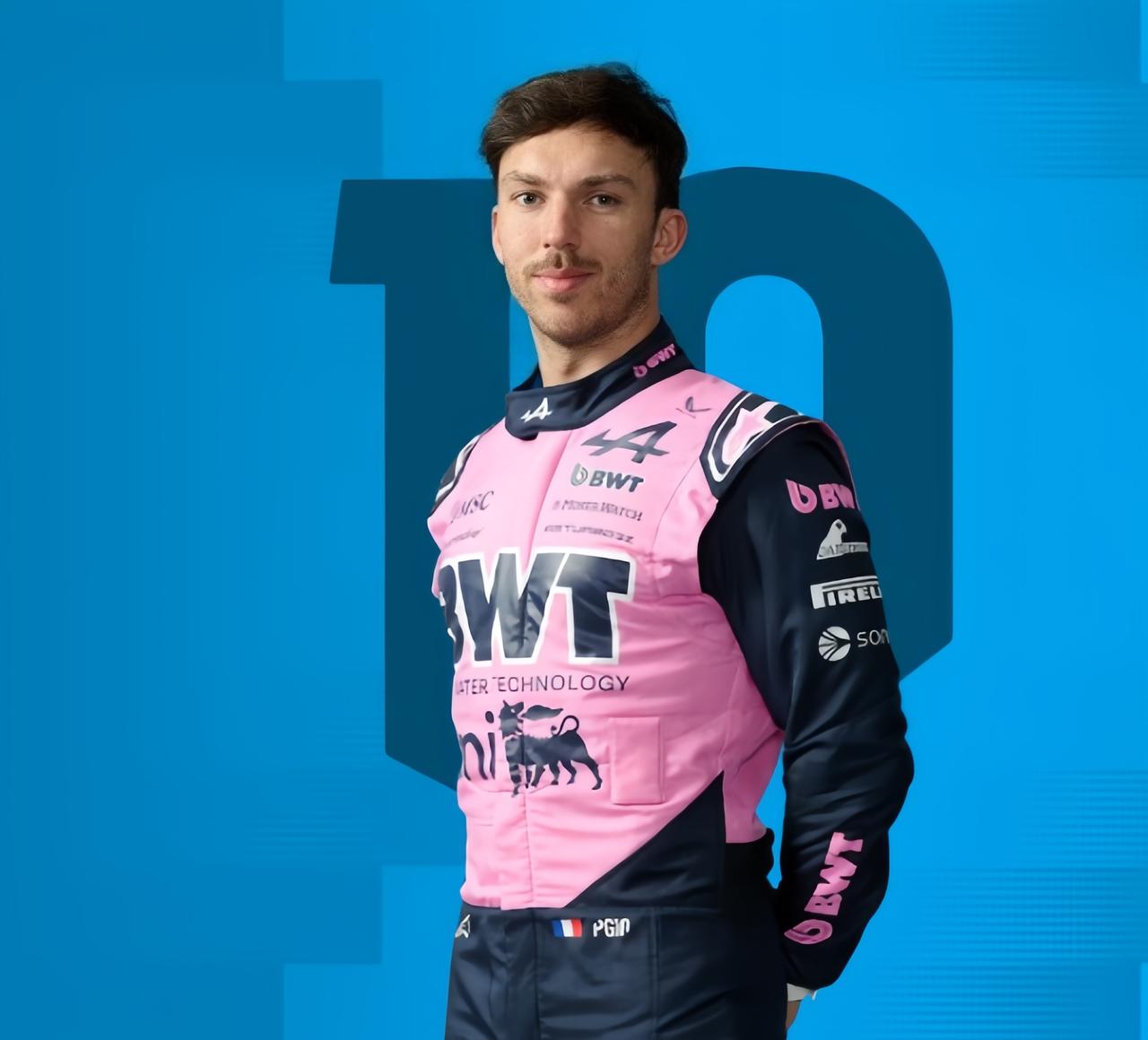 💬🏎️说真的，F1车队服早就不只是“队服”了，更像各家审美和气场的正面对决。