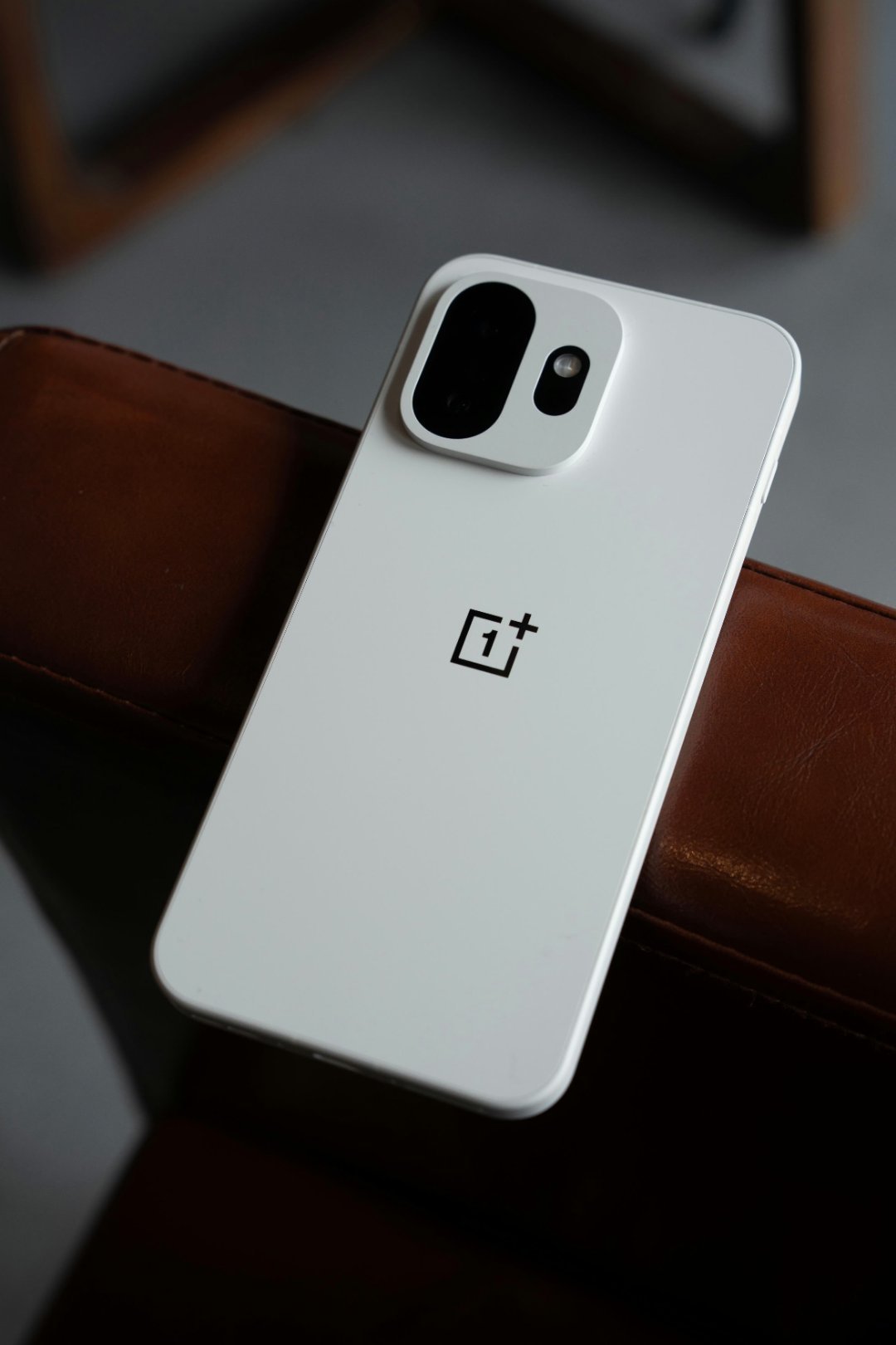 最近很是喜欢用一加 15T，小屏单手就能操作，且续航还很强，很爽歪歪了