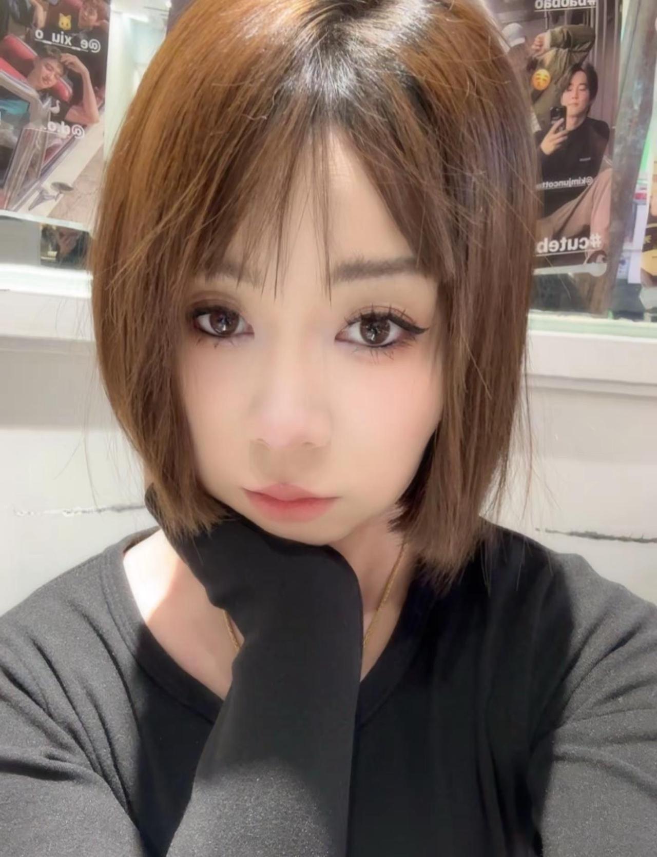 社会对女性的要求太高了！ “只有哄自己上班才是最现实的 最好喝的水是薪水 最美的