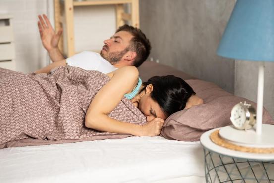 性学专家李银河说："世上最危险的关系，就是夫妻关系，夫妻生活是肉体上的生活，遵循