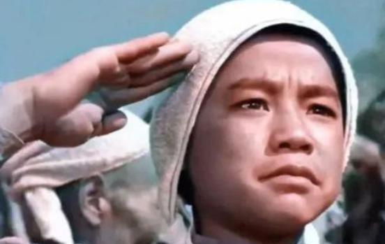 1969年，19岁的安吉斯，也就是小兵张嘎的扮演者，去北影揪斗演艺人员，包括昔日