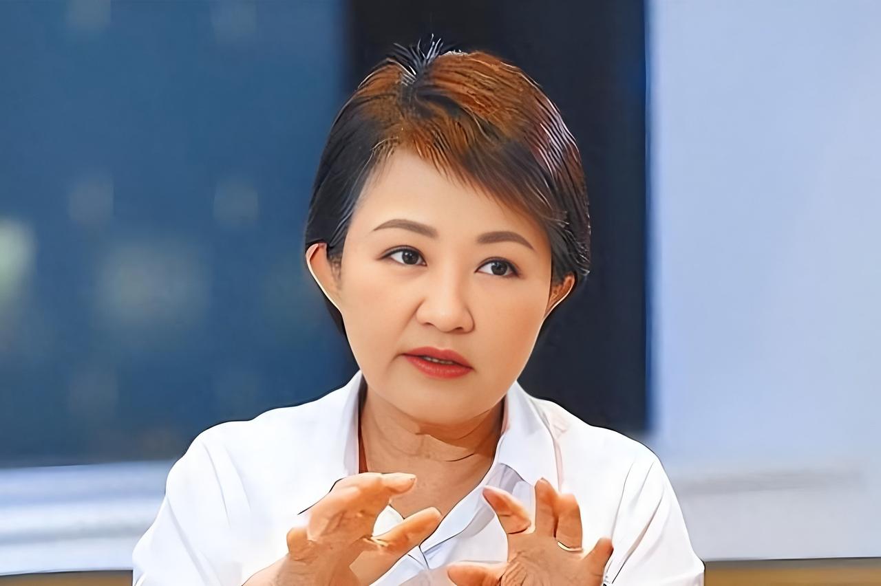 台中市长卢秀燕访美前定调“友美睦陆”的立场，打起了28年“总统提名”的政治盘算。
