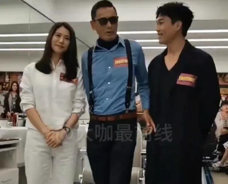发哥尊重女性袁咏仪修养很好[赞][赞][赞]港姐出身就是不一样，越看越好看[爱慕