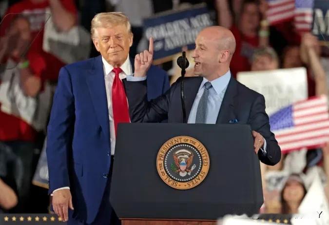 特朗普顾问：一旦和委内瑞拉开战，美国将驱逐数十万非法移民！


12月27日，特