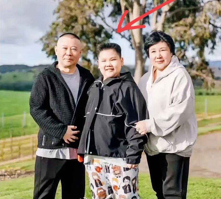 郭德纲的小儿子一看就有大将之材，
是有才干的长相。
他家的孩子都是小时候胖嘟嘟，