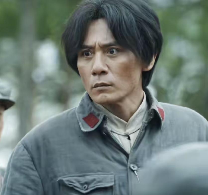 不少观众直言，同样诠释中青年伟人差距一目了然。刘烨演技没得说，表演总是太过刻意用