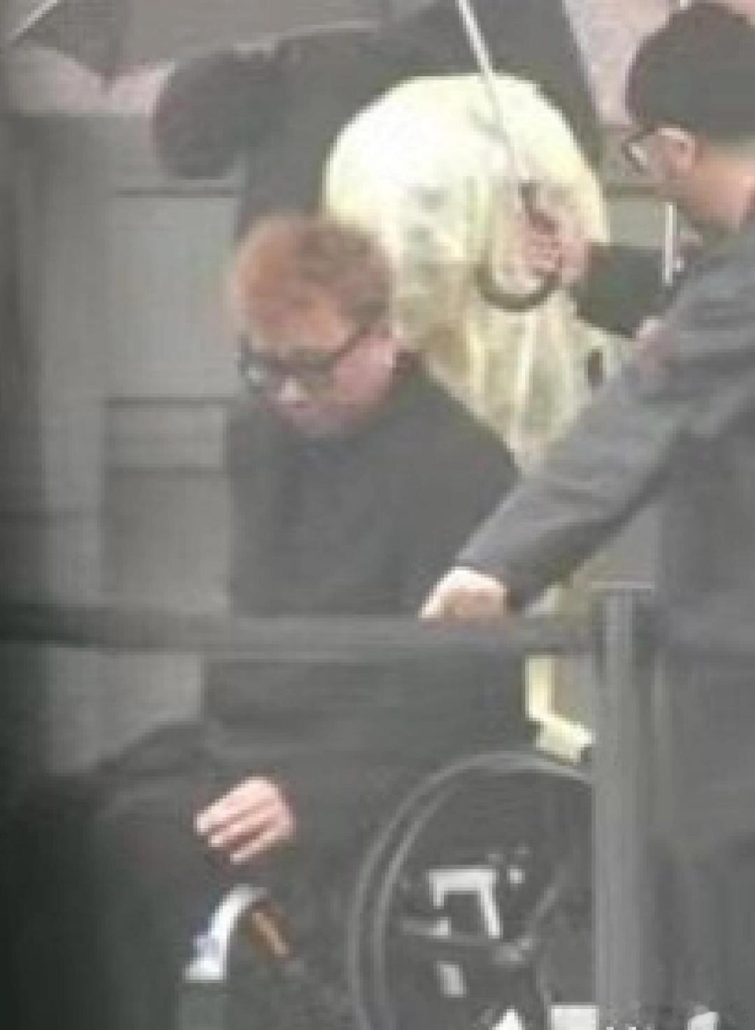 大S亲朋好友现身纪念雕像现场大S的亲朋好友现身纪念雕像现场，天呐好想哭。具俊晔与