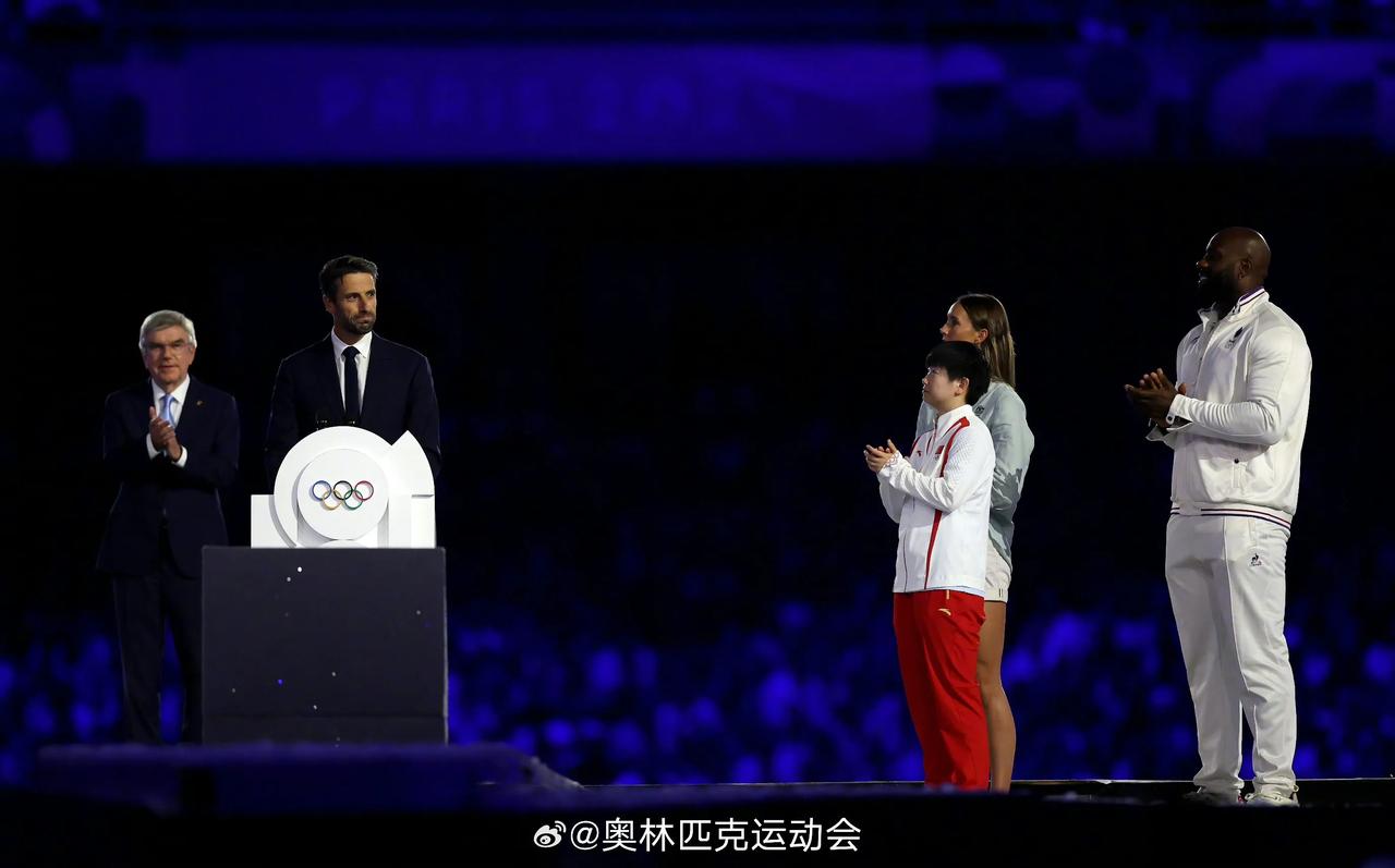 #孙颖莎闭幕式代表亚洲登场#

亚洲代表必须要从中国奥运代表团选呀，毕竟金牌榜并