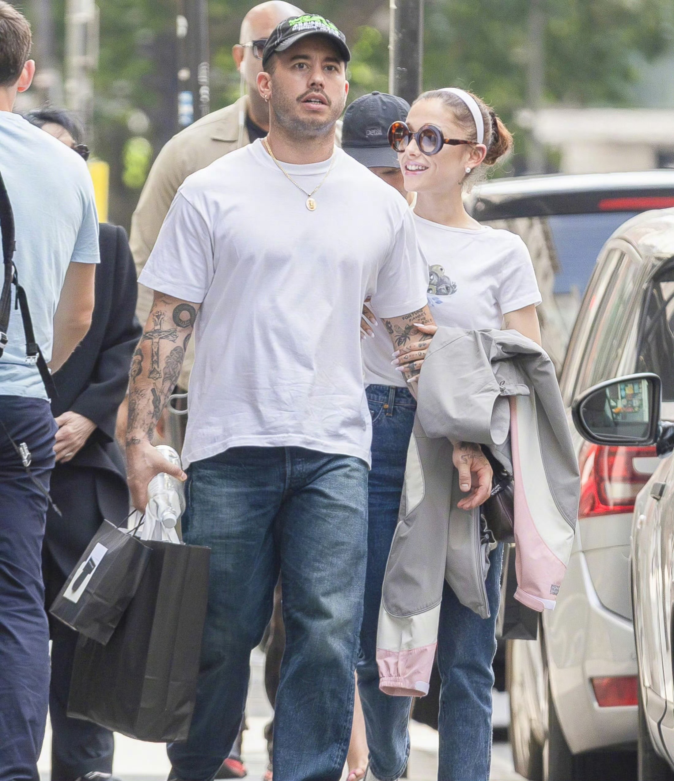 A妹Ariana Grande 与男友 Ricky Alvarez 最新现身伦敦