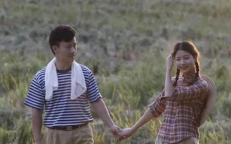 1972年，21岁的知青李文忠，救起一名11岁的落水女孩，当女孩醒来睁开眼睛看到