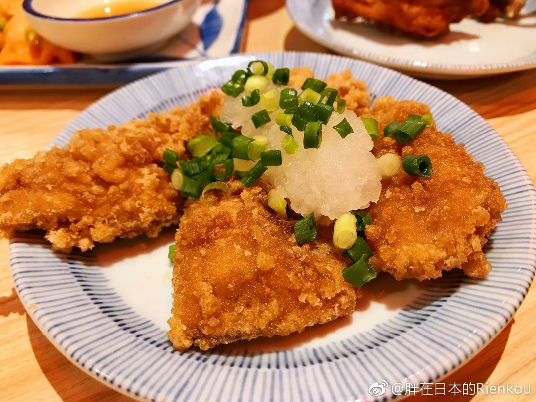 这时候应该是他第一次打算要从工作了30多年的公司跳槽当时他所在的公司因为场地合约