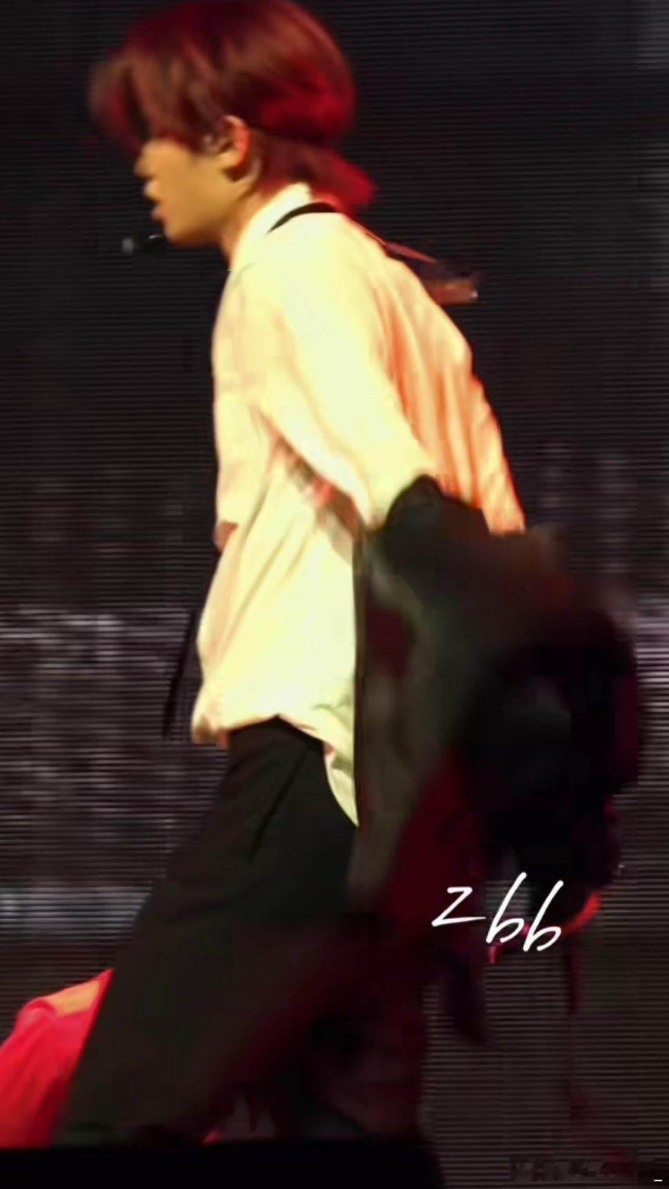 #黄明昊[超话]# 额滴神啊，别抽音响了抽我吧[舔屏][舔屏]这长大了就是不一样
