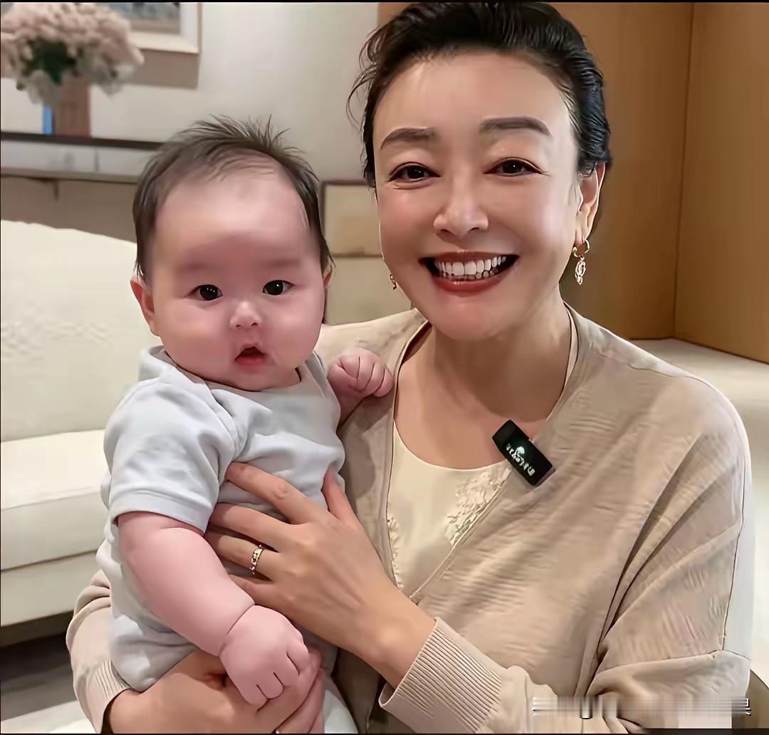 这汪小菲一家子个个都是造话题、写剧本的高手，隔三差五就上演一出剧本杀，把网友耍得