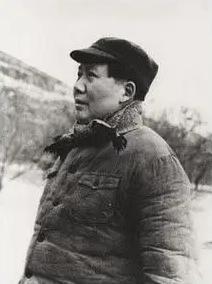 很多人都知道毛主席酷爱看《三国演义》，但不一定知道他对阿斗的评价。
毛主席认为说