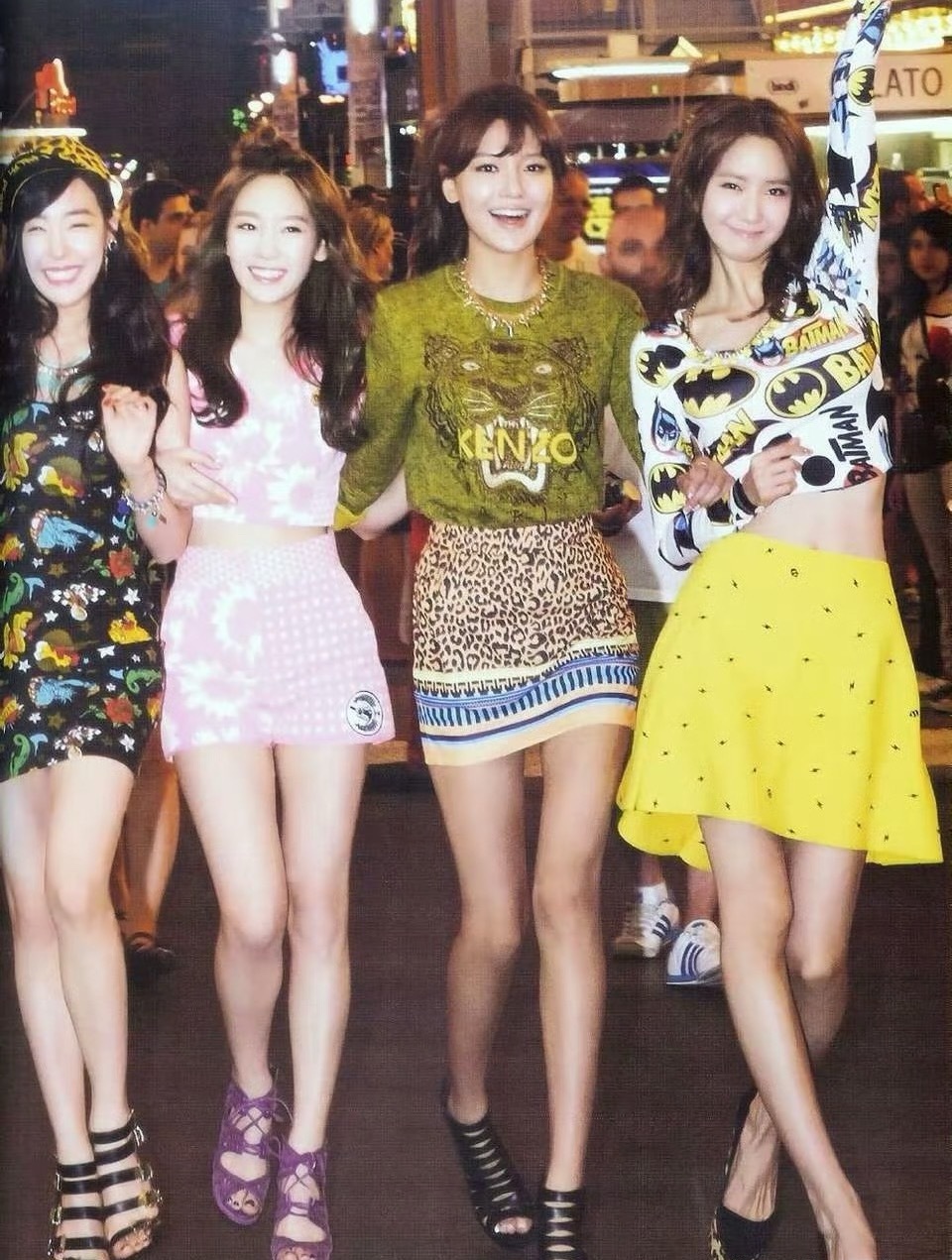 这是少女时代全盛期吧，拉斯维加斯的写真特别意气风发。 