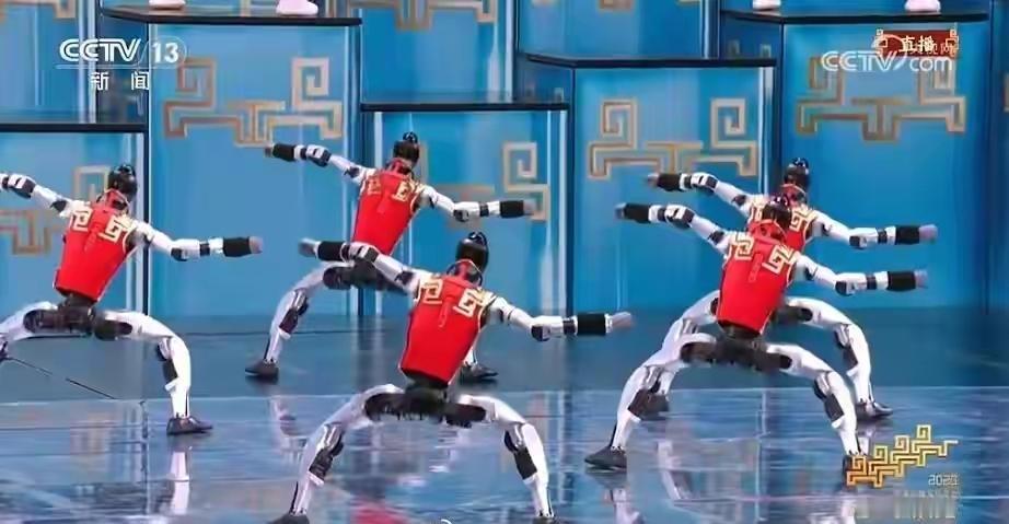 进步太神速了，去年春晚的跳秧歌的机器人还傻傻样，走路跟老拜登一样。
    今年